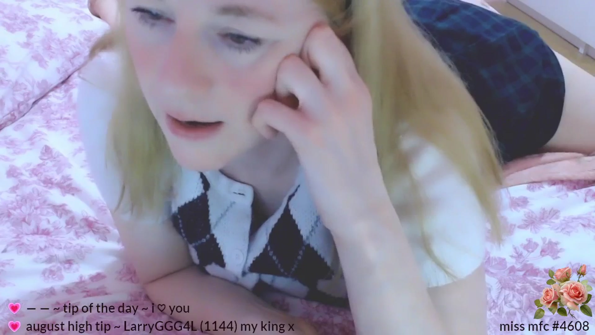 Gallery image thumbnail from pas_de_cat's myfreecams stream on, 08/19/2025, 21:20 image 4 of 20