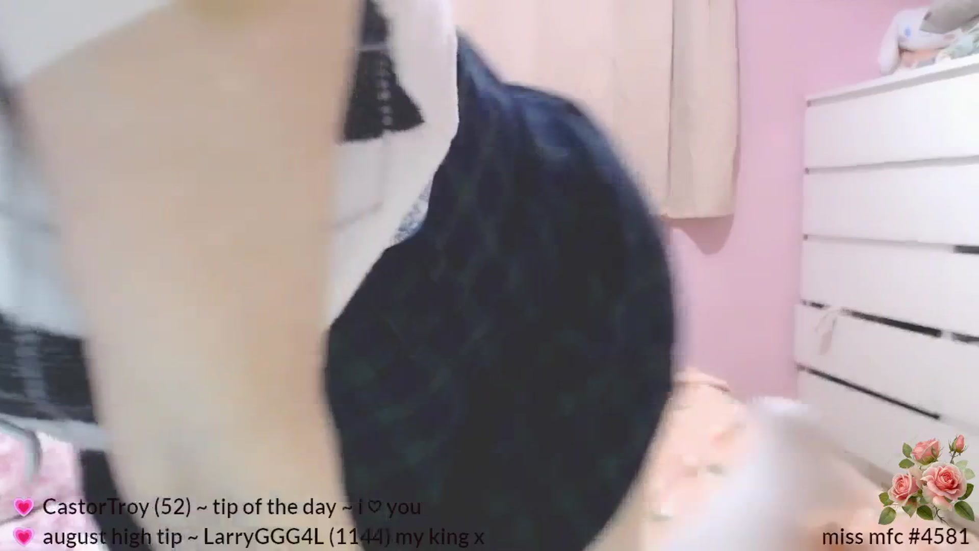 Gallery image thumbnail from pas_de_cat's myfreecams stream on, 08/19/2025, 21:20 image 20 of 20