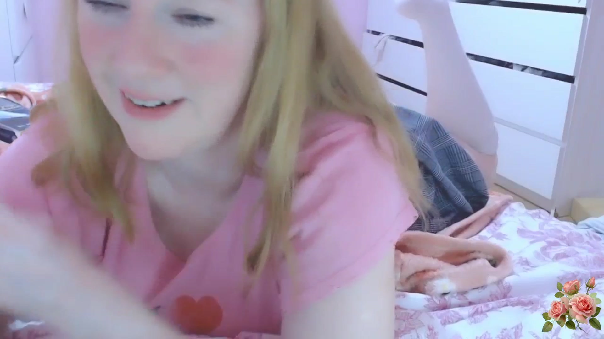 Gallery image thumbnail from pas_de_cat's myfreecams stream on, 08/22/2025, 23:23 image 18 of 20