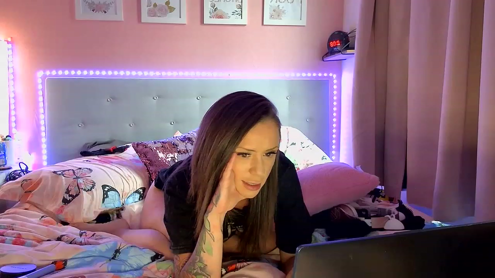Gallery image thumbnail from peachthereal_'s myfreecams stream on, 06/18/2023, 14:26 image 17 of 20