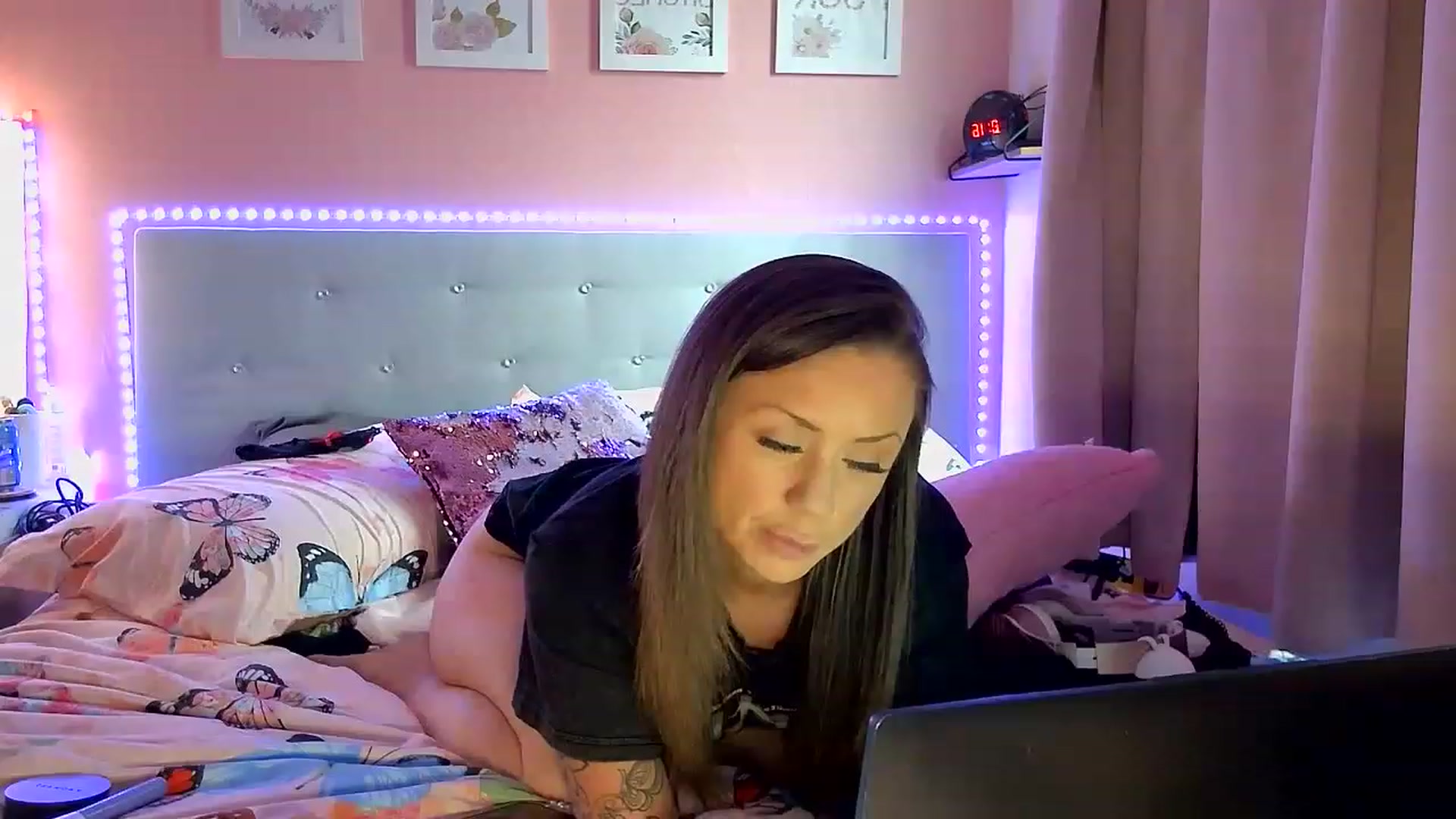 Gallery image thumbnail from peachthereal_'s myfreecams stream on, 06/18/2023, 14:26 image 19 of 20