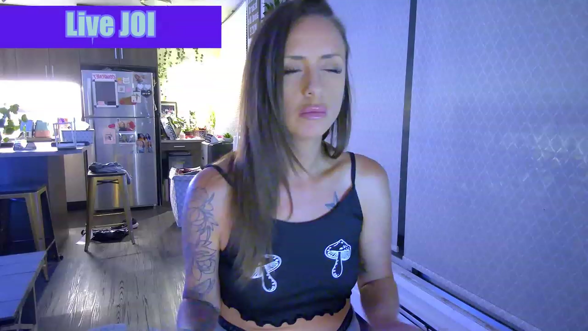 Gallery image thumbnail from peachthereal_'s myfreecams stream on, 08/03/2023, 07:48 image 16 of 20