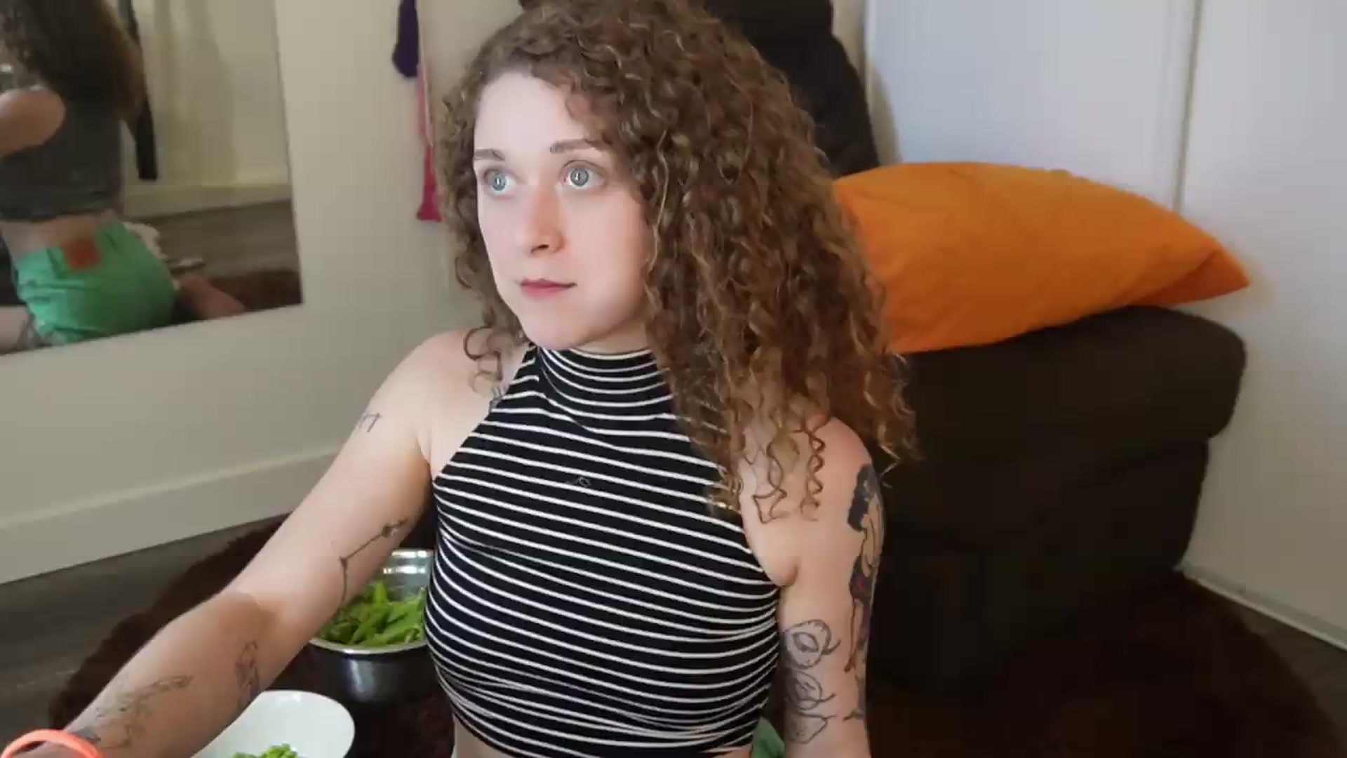 Gallery image thumbnail from peachyqueen's myfreecams stream on, 08/04/2026, 24:05 image 3 of 20
