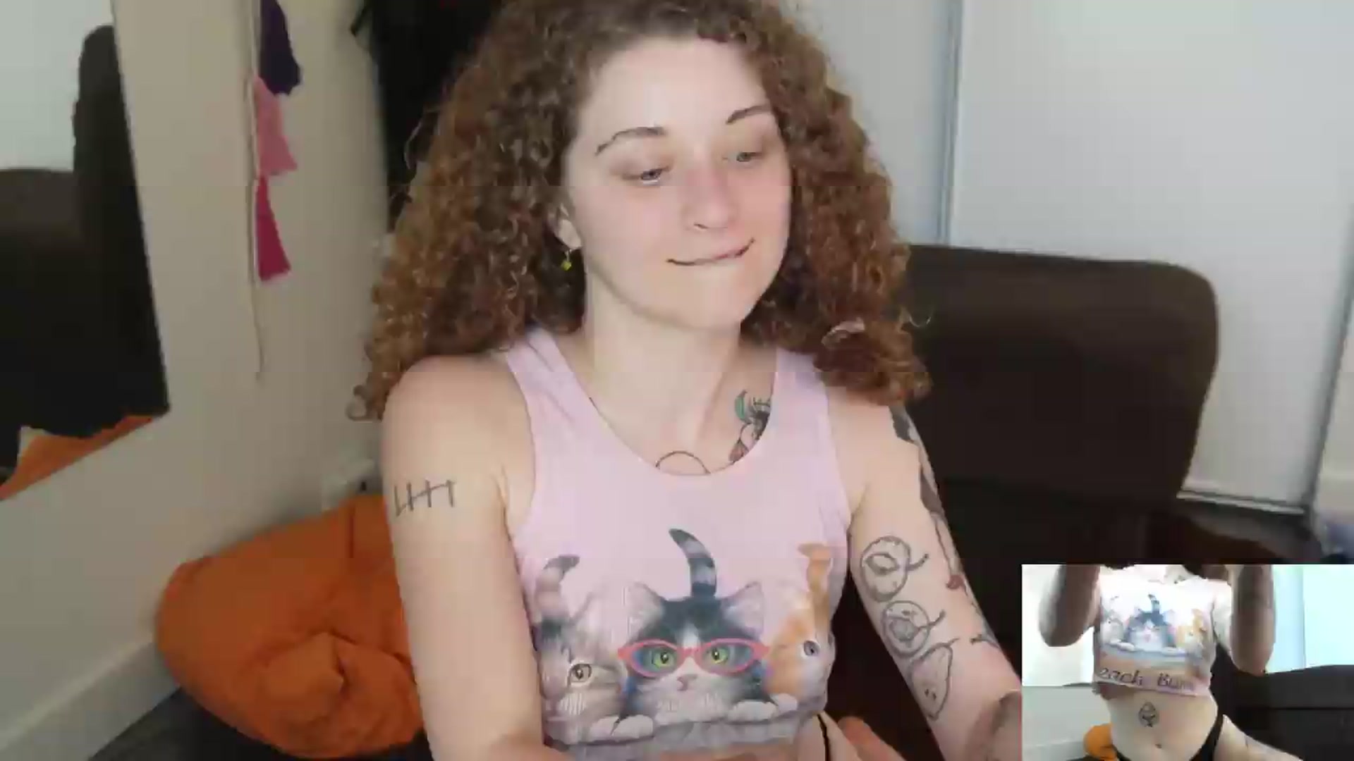 Gallery image thumbnail from peachyqueen's myfreecams stream on, 08/04/2026, 23:09 image 9 of 20