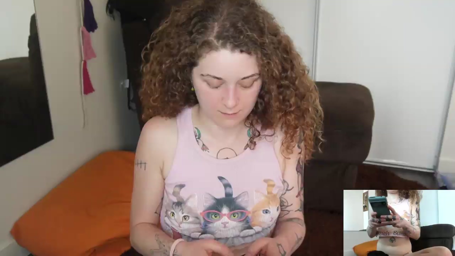 Gallery image thumbnail from peachyqueen's myfreecams stream on, 08/04/2026, 23:28 image 18 of 20