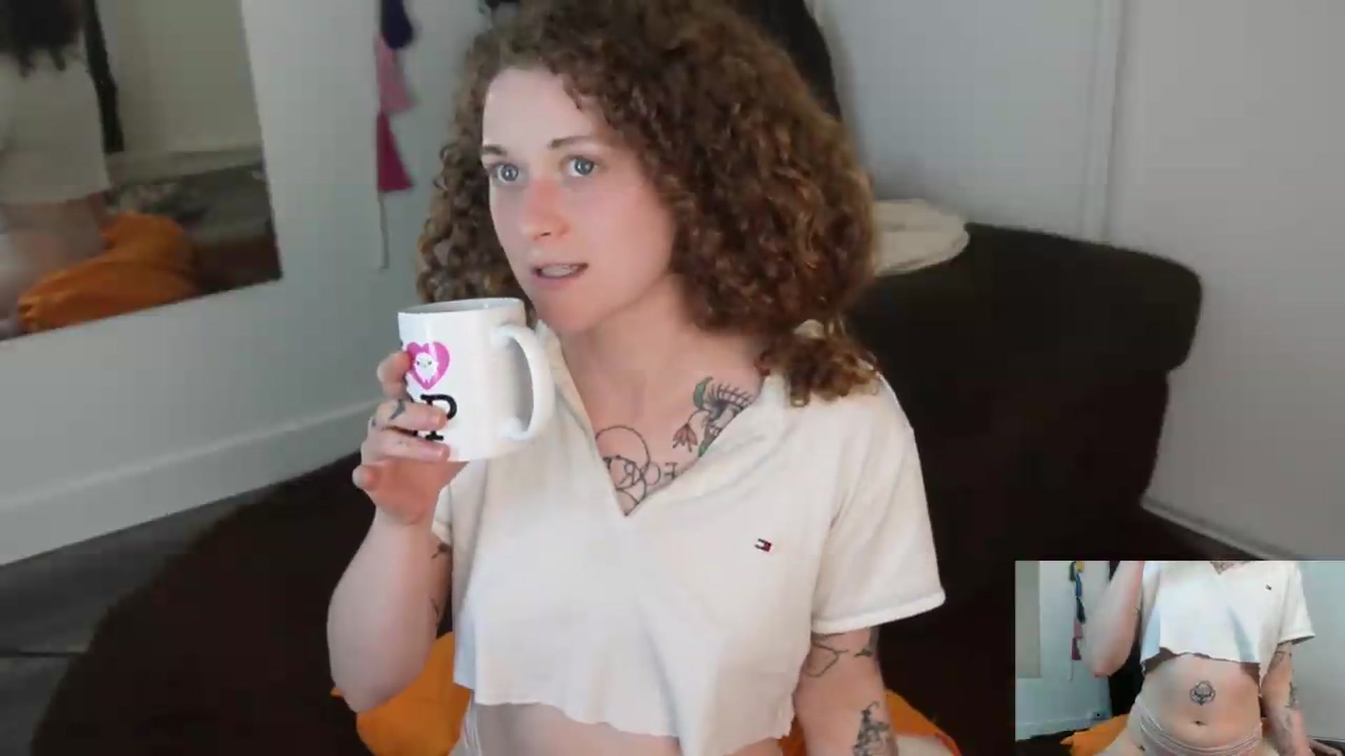 Gallery image thumbnail from peachyqueen's myfreecams stream on, 08/06/2026, 24:06 image 19 of 20