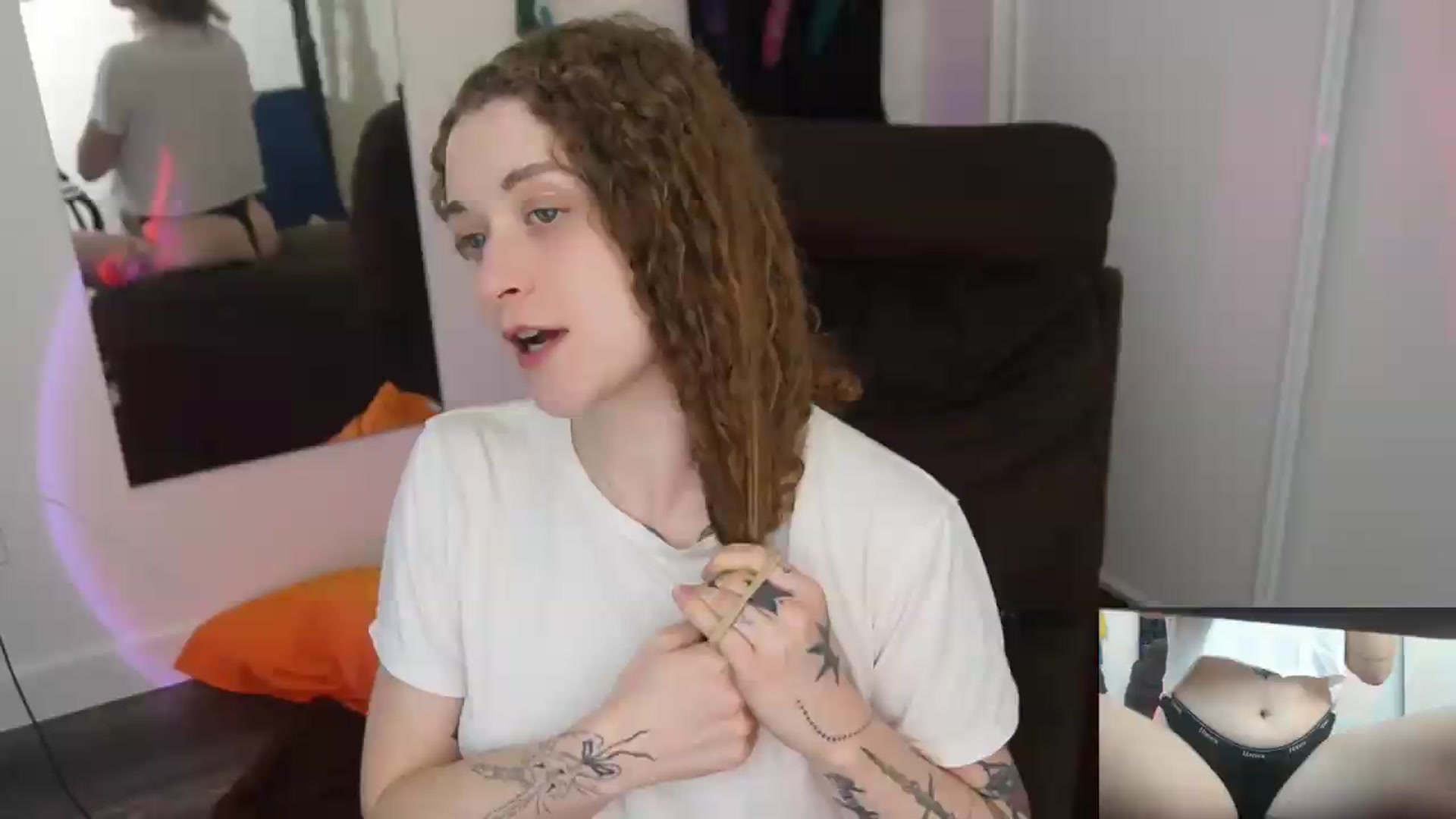Gallery image thumbnail from peachyqueen's myfreecams stream on, 08/06/2026, 21:40 image 4 of 20
