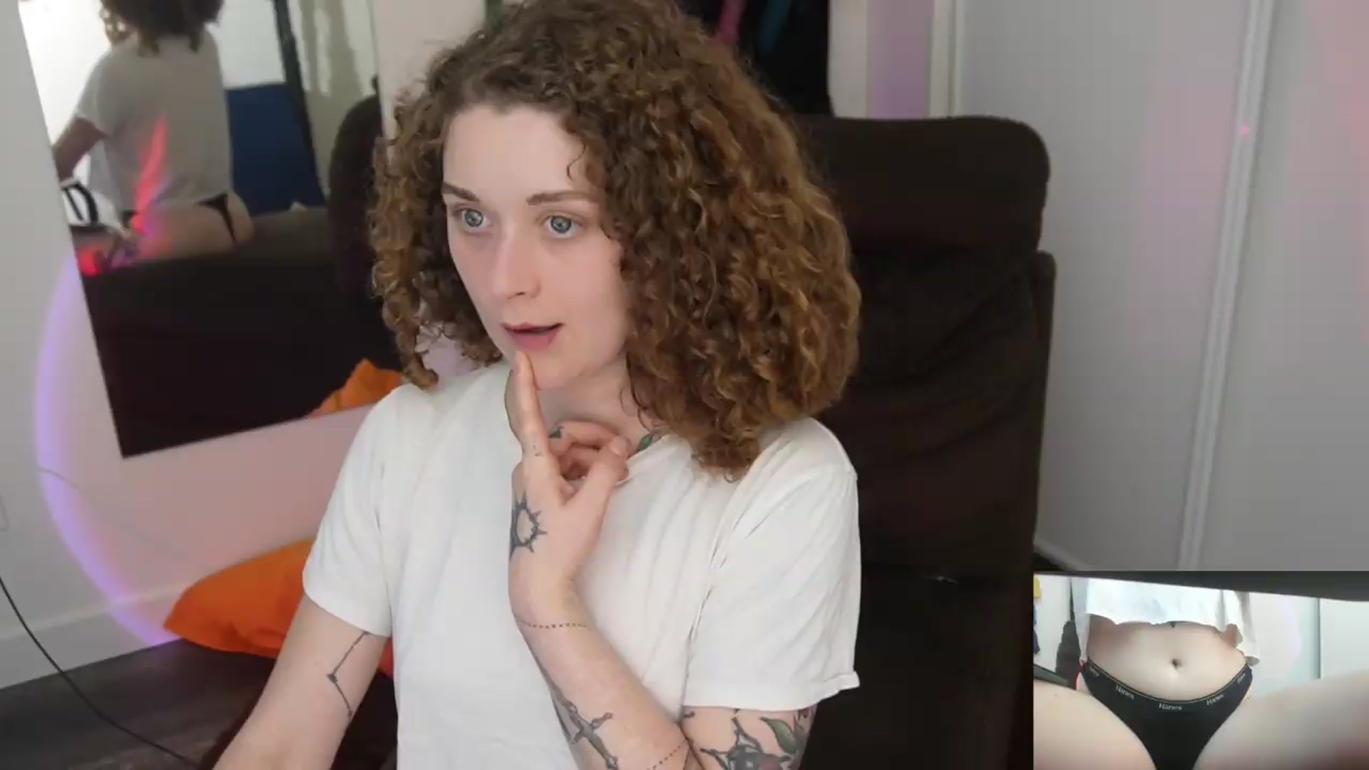 Gallery image thumbnail from peachyqueen's myfreecams stream on, 08/06/2026, 21:40 image 6 of 20