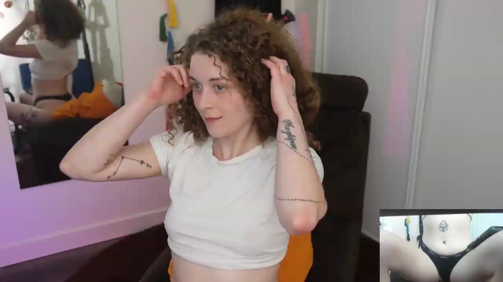 Gallery image thumbnail from peachyqueen's myfreecams stream on, 08/06/2026, 23:25 image 19 of 20