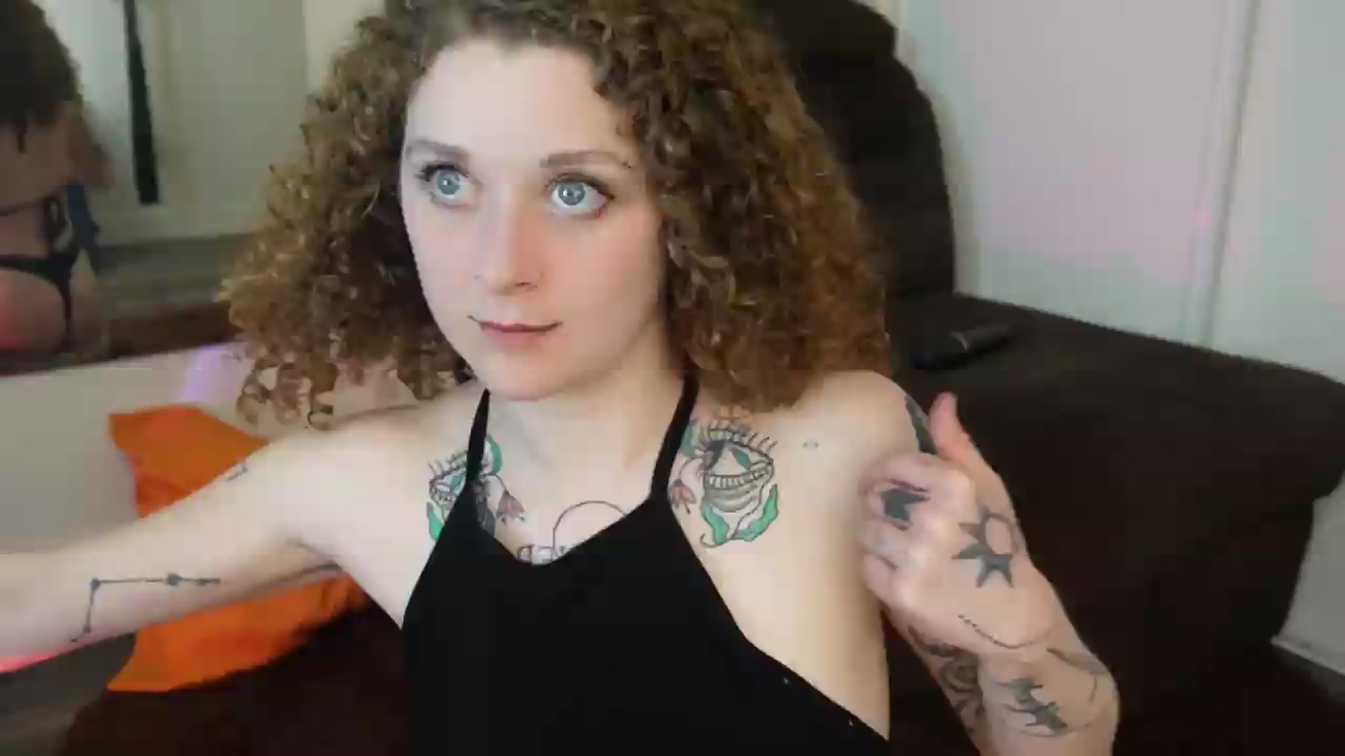 Gallery image thumbnail from peachyqueen's myfreecams stream on, 08/10/2026, 22:15 image 19 of 20