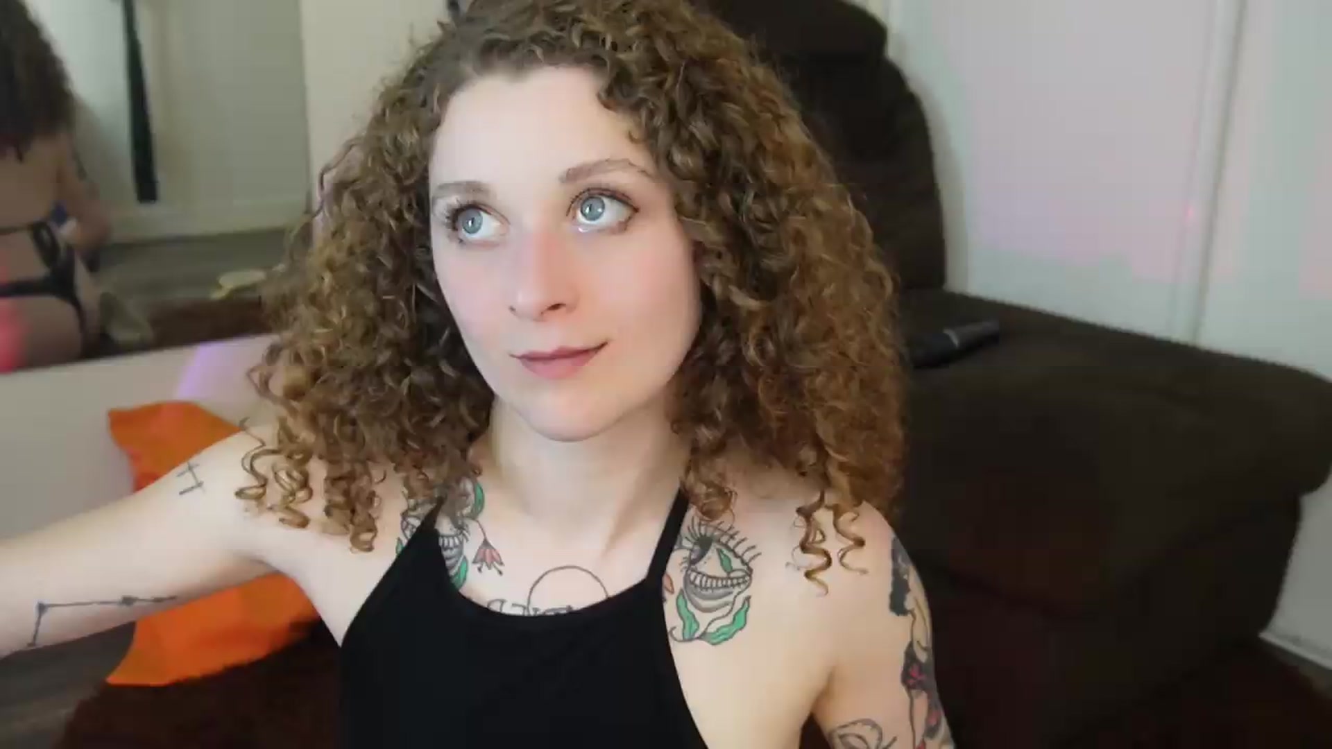Gallery image thumbnail from peachyqueen's myfreecams stream on, 08/10/2026, 22:15 image 16 of 20