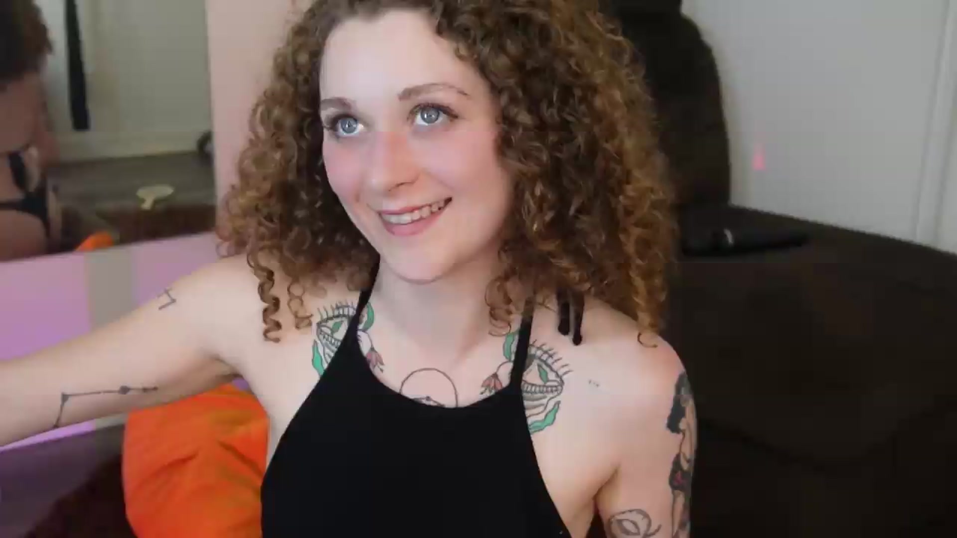 Gallery image thumbnail from peachyqueen's myfreecams stream on, 08/11/2026, 24:26 image 4 of 20