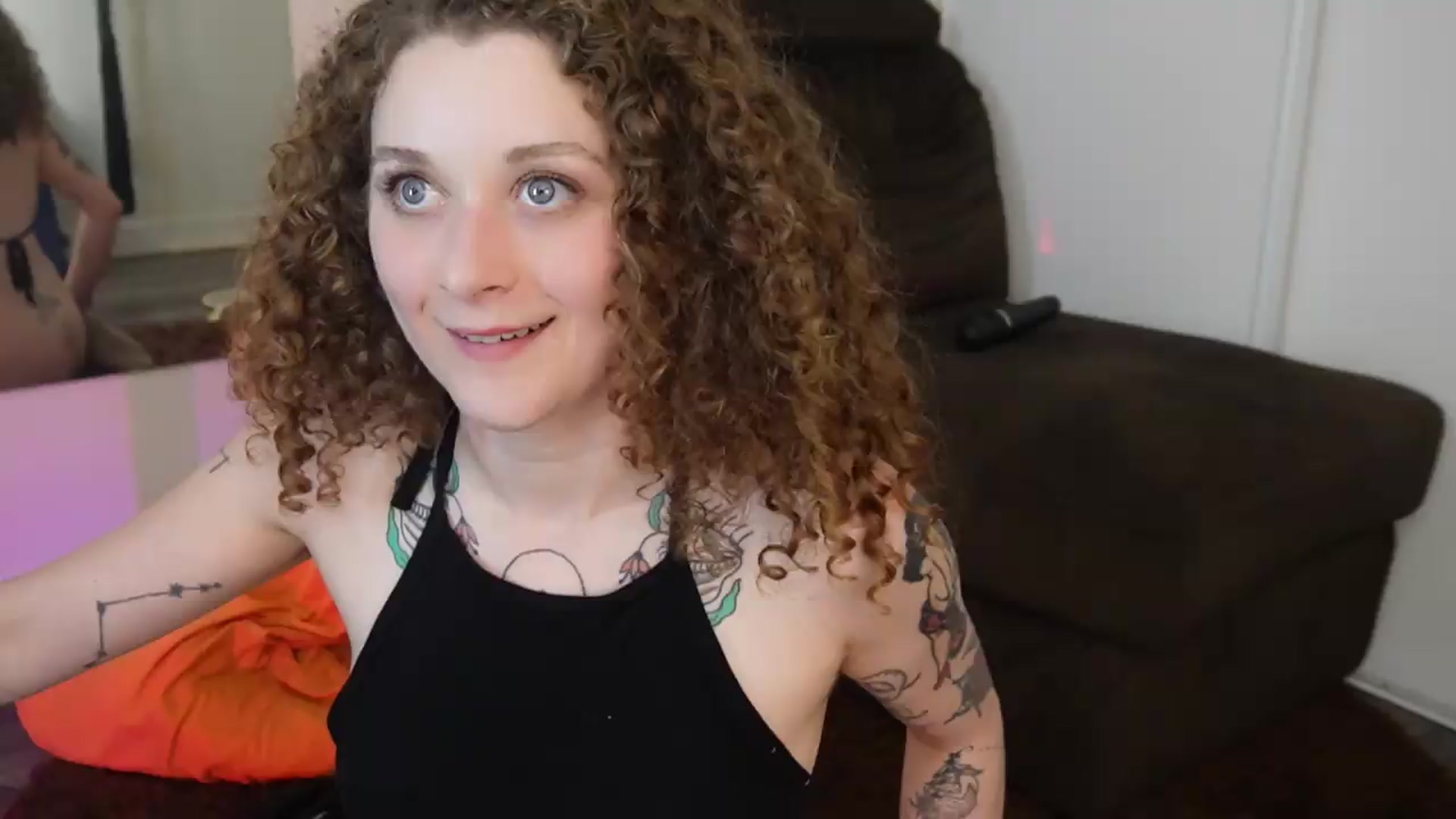 Gallery image thumbnail from peachyqueen's myfreecams stream on, 08/11/2026, 24:26 image 10 of 20