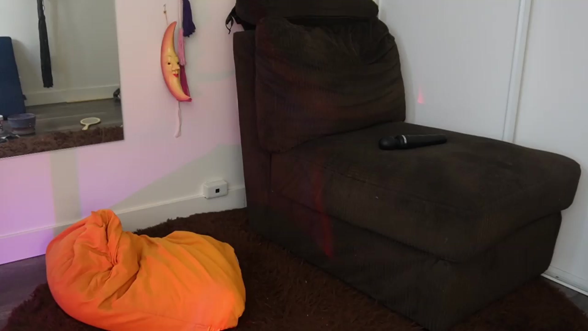 Gallery image thumbnail from peachyqueen's myfreecams stream on, 08/11/2026, 24:26 image 5 of 20
