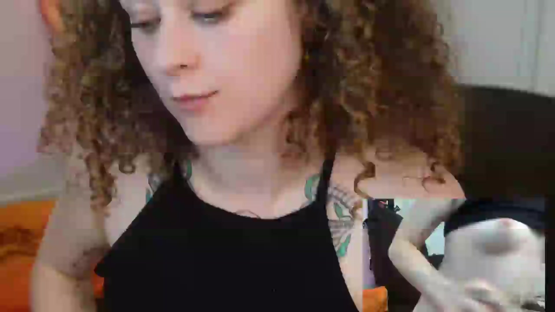 Gallery image thumbnail from peachyqueen's myfreecams stream on, 08/11/2026, 24:26 image 20 of 20