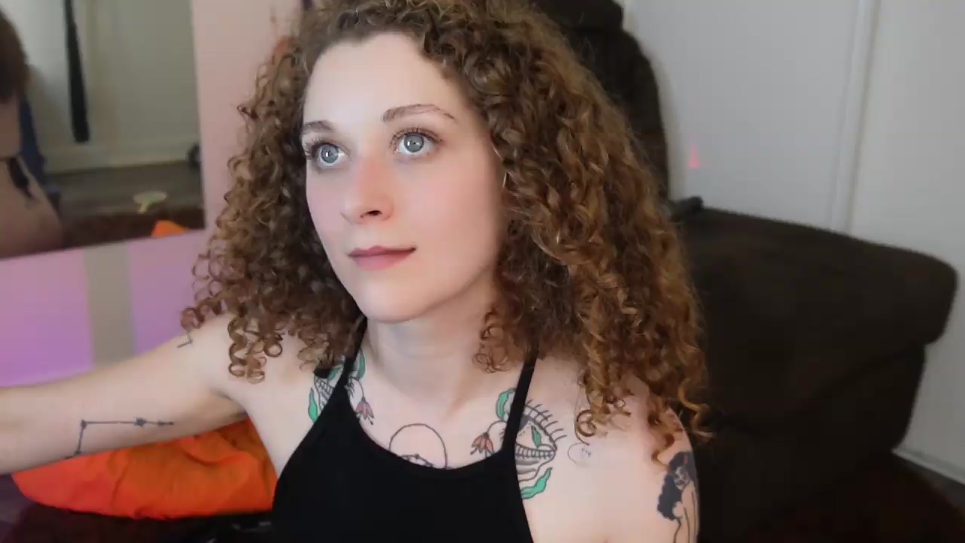 Gallery image thumbnail from peachyqueen's myfreecams stream on, 08/11/2026, 24:26 image 12 of 20