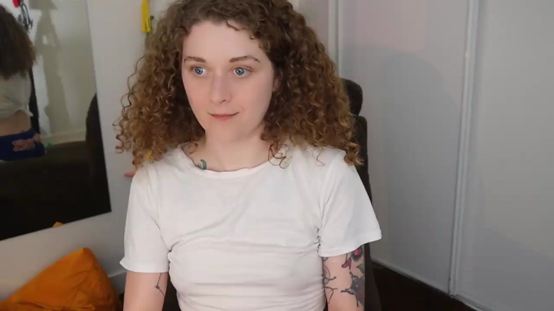 Gallery image thumbnail from peachyqueen's myfreecams stream on, 08/11/2026, 22:09 image 5 of 20