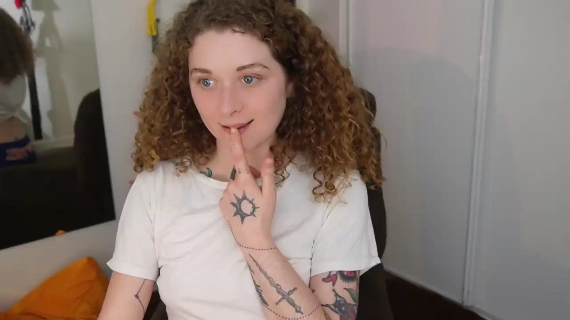 Gallery image thumbnail from peachyqueen's myfreecams stream on, 08/11/2026, 22:09 image 6 of 20