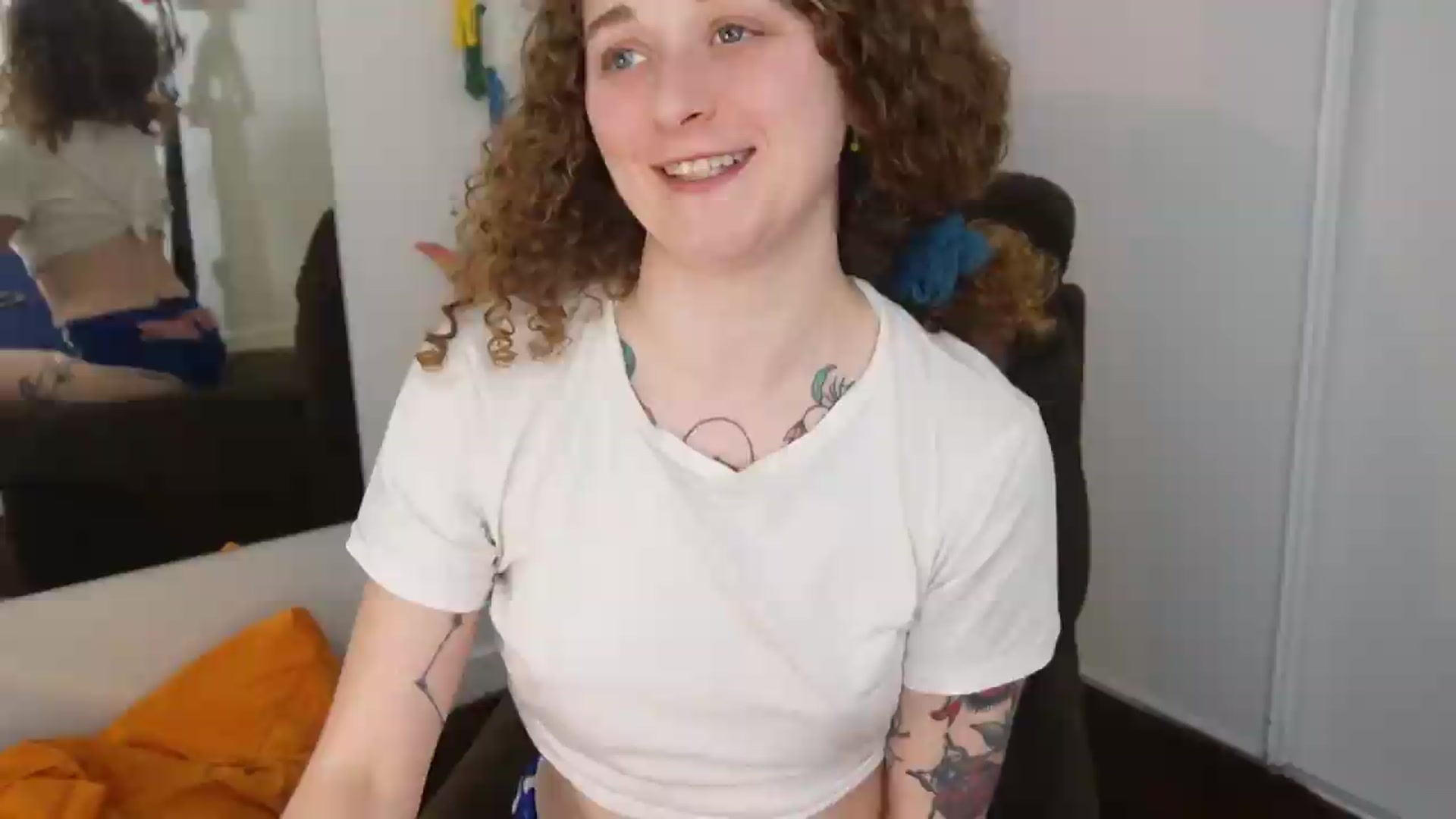 Gallery image thumbnail from peachyqueen's myfreecams stream on, 08/11/2026, 22:09 image 15 of 20