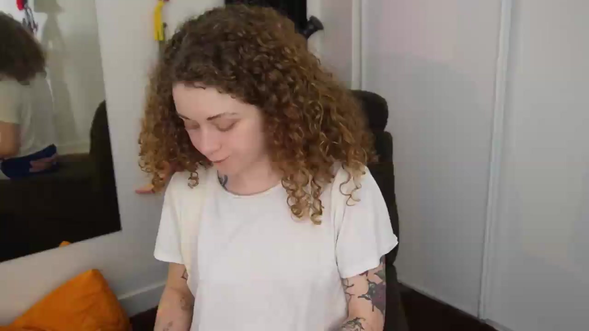 Gallery image thumbnail from peachyqueen's myfreecams stream on, 08/11/2026, 22:09 image 1 of 20