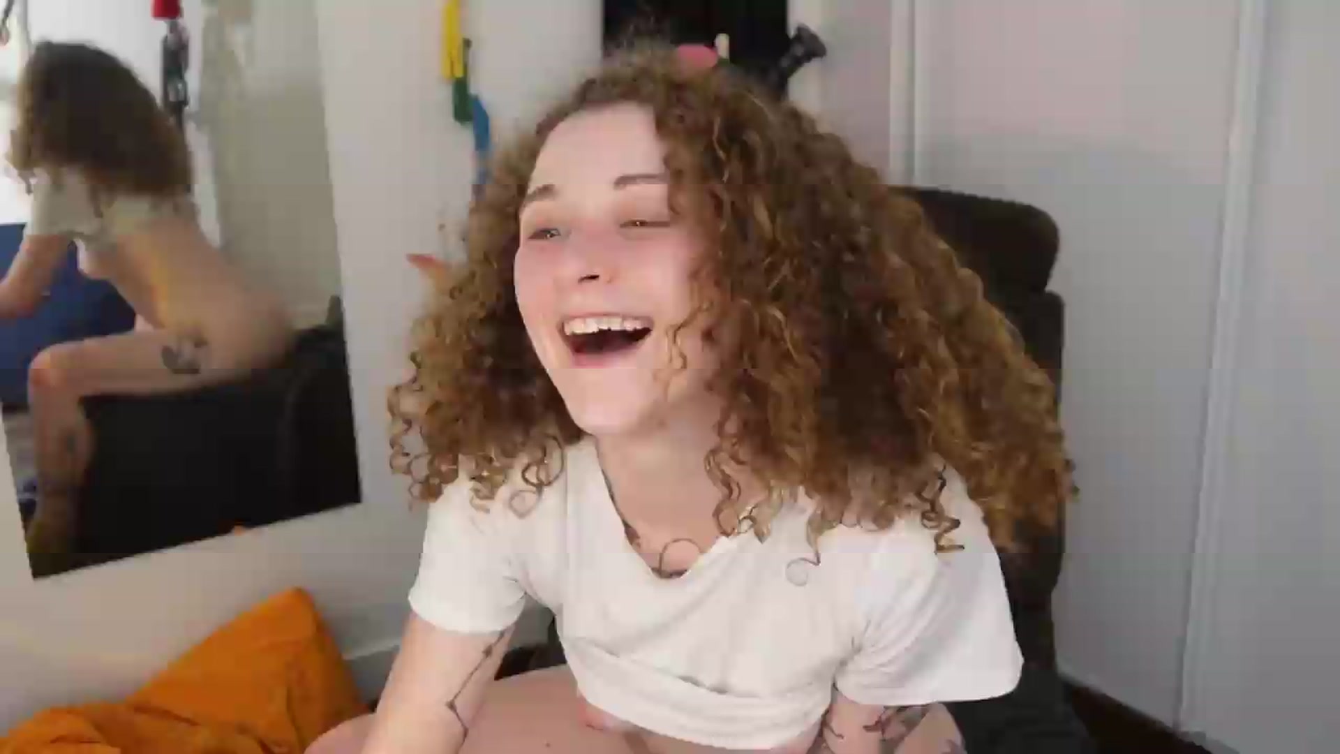 Gallery image thumbnail from peachyqueen's myfreecams stream on, 08/11/2026, 23:24 image 20 of 20