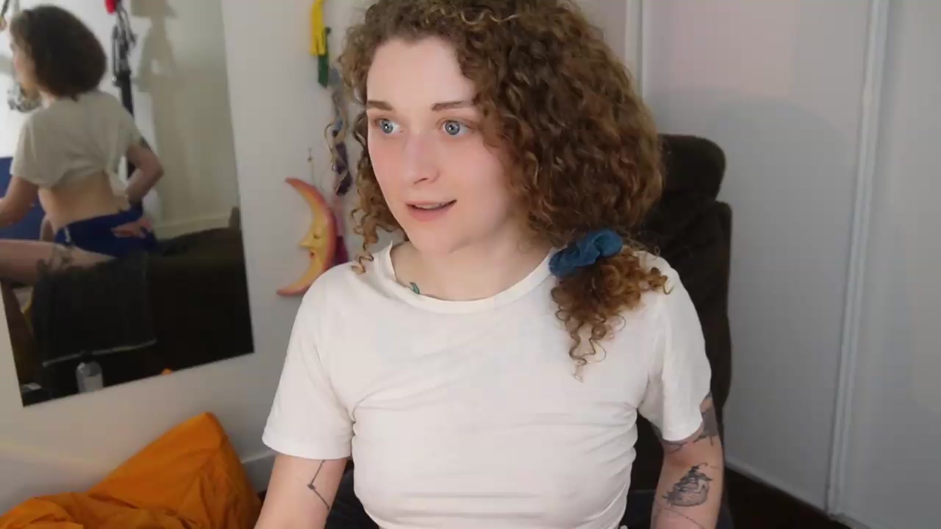 Gallery image thumbnail from peachyqueen's myfreecams stream on, 08/11/2026, 23:24 image 7 of 20