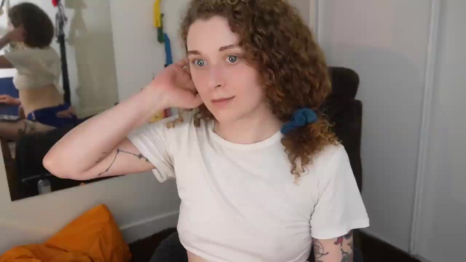 Gallery image thumbnail from peachyqueen's myfreecams stream on, 08/11/2026, 23:24 image 6 of 20