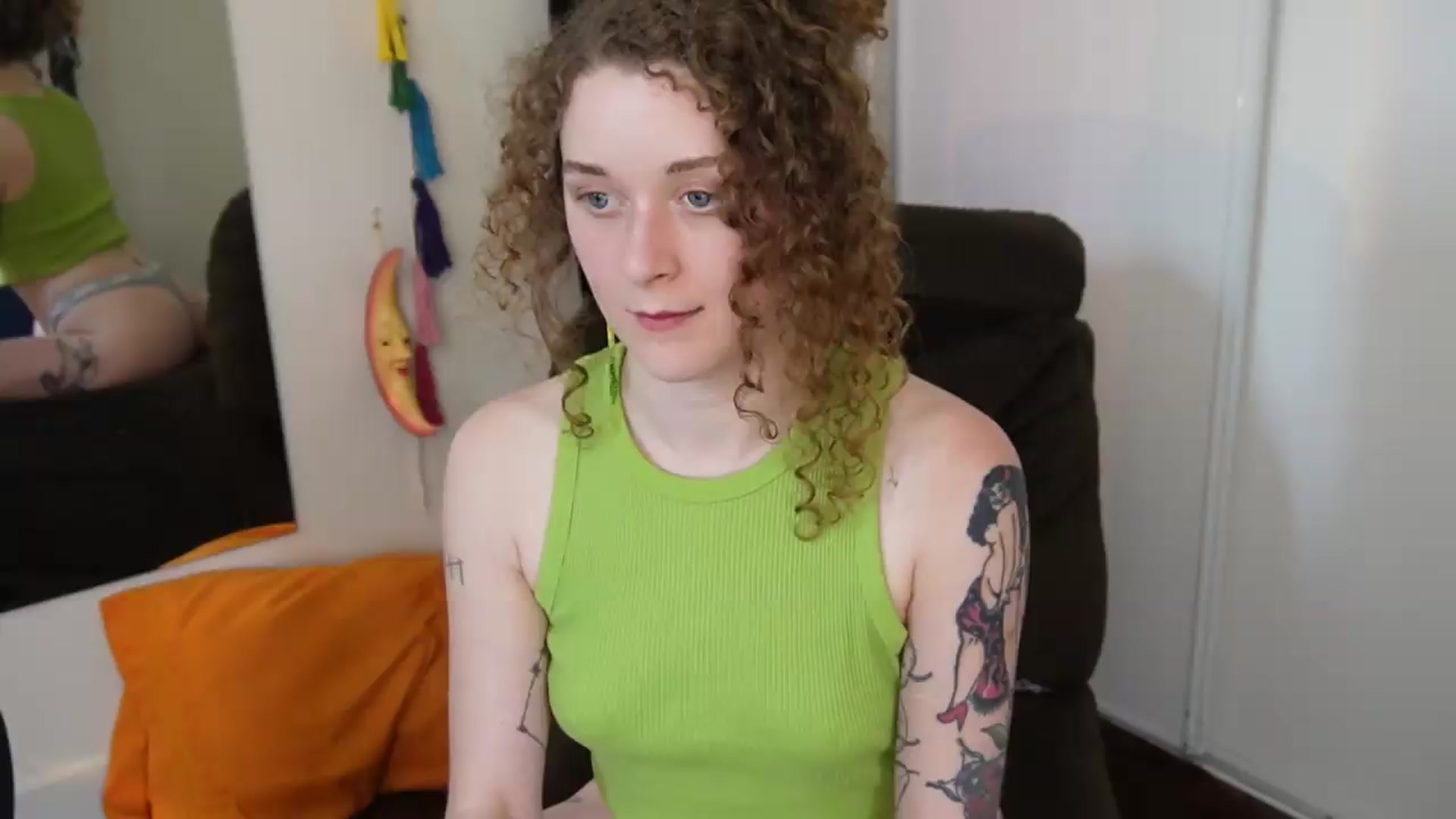 Gallery image thumbnail from peachyqueen's myfreecams stream on, 08/12/2026, 23:51 image 10 of 20