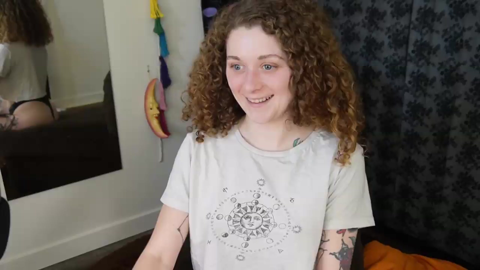 Gallery image thumbnail from peachyqueen's myfreecams stream on, 08/14/2026, 21:20 image 4 of 20