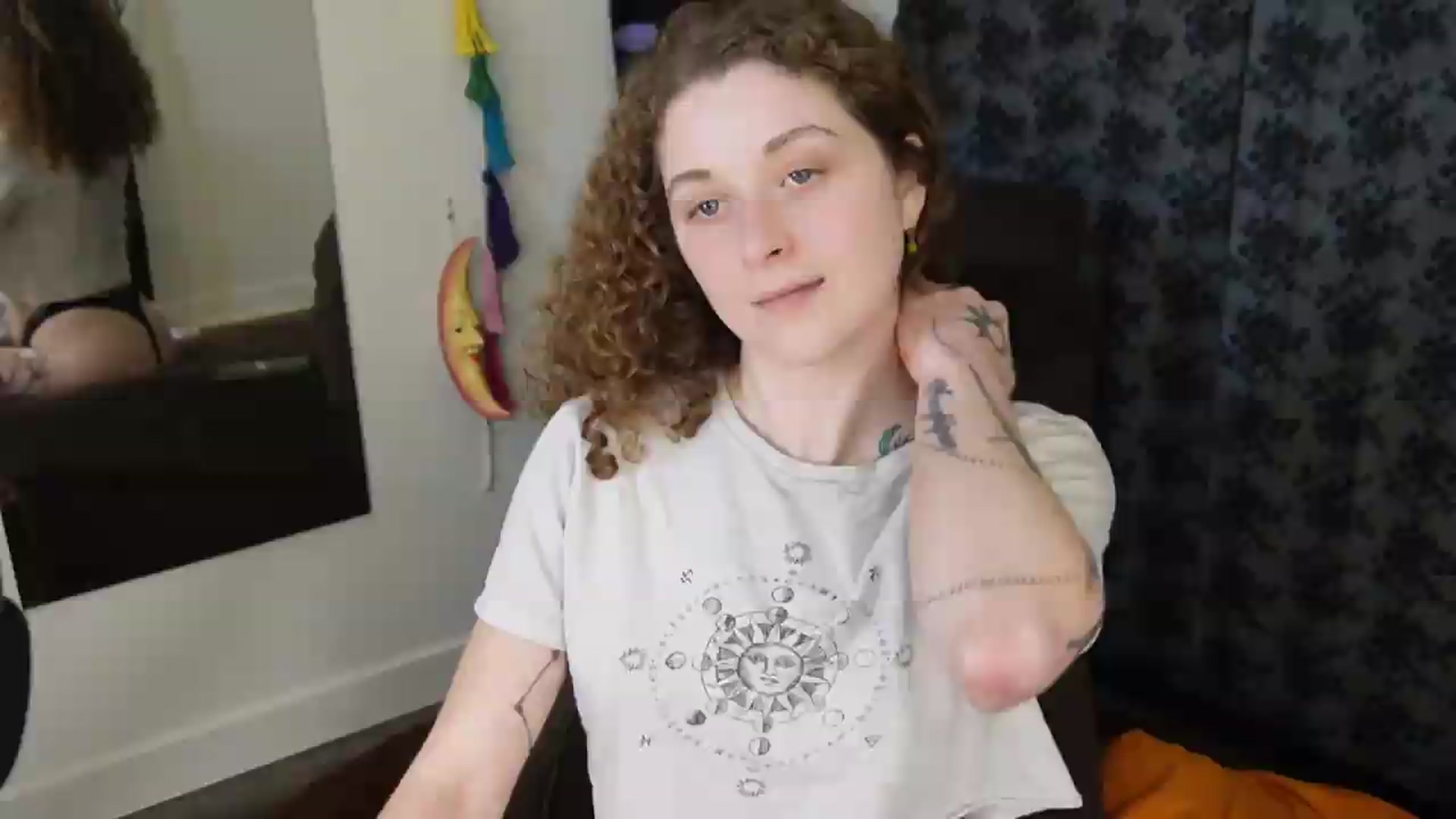 Gallery image thumbnail from peachyqueen's myfreecams stream on, 08/14/2026, 21:20 image 5 of 20