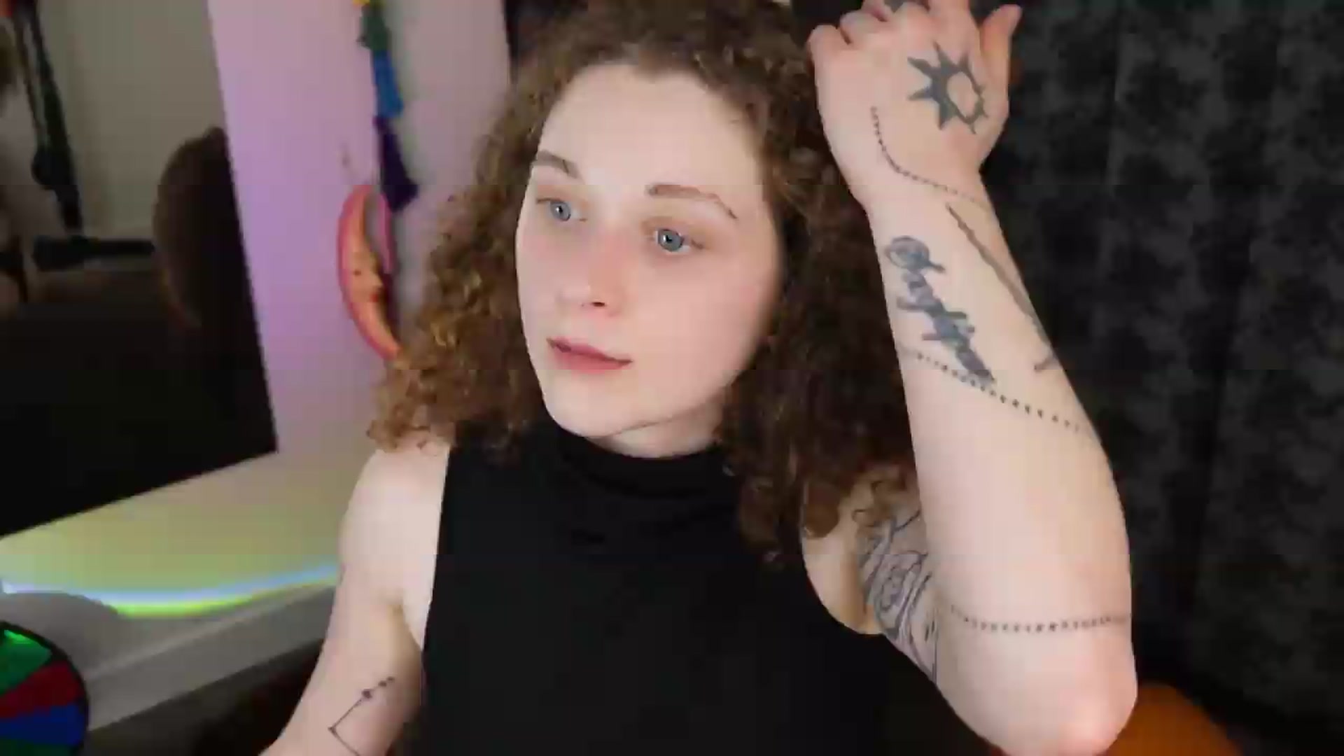 Gallery image thumbnail from peachyqueen's myfreecams stream on, 08/18/2026, 01:03 image 2 of 20