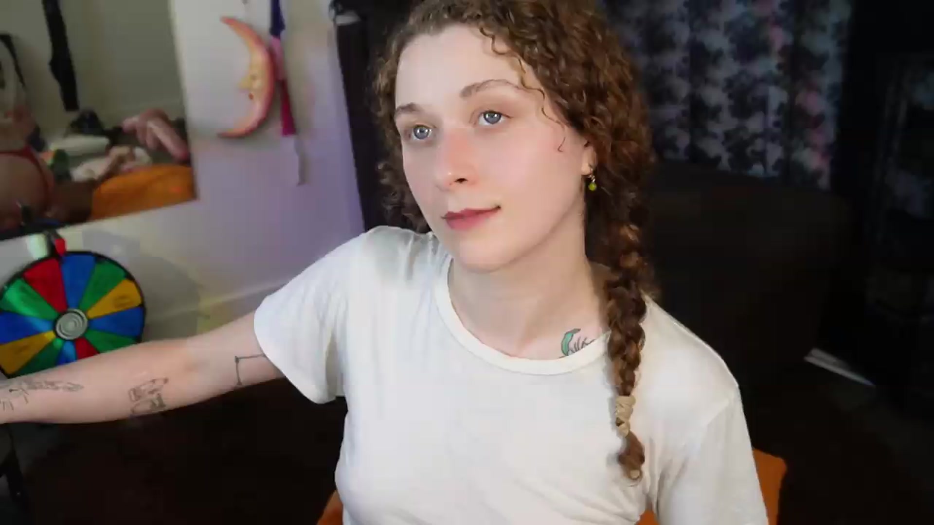 Gallery image thumbnail from peachyqueen's myfreecams stream on, 08/18/2026, 23:01 image 16 of 20