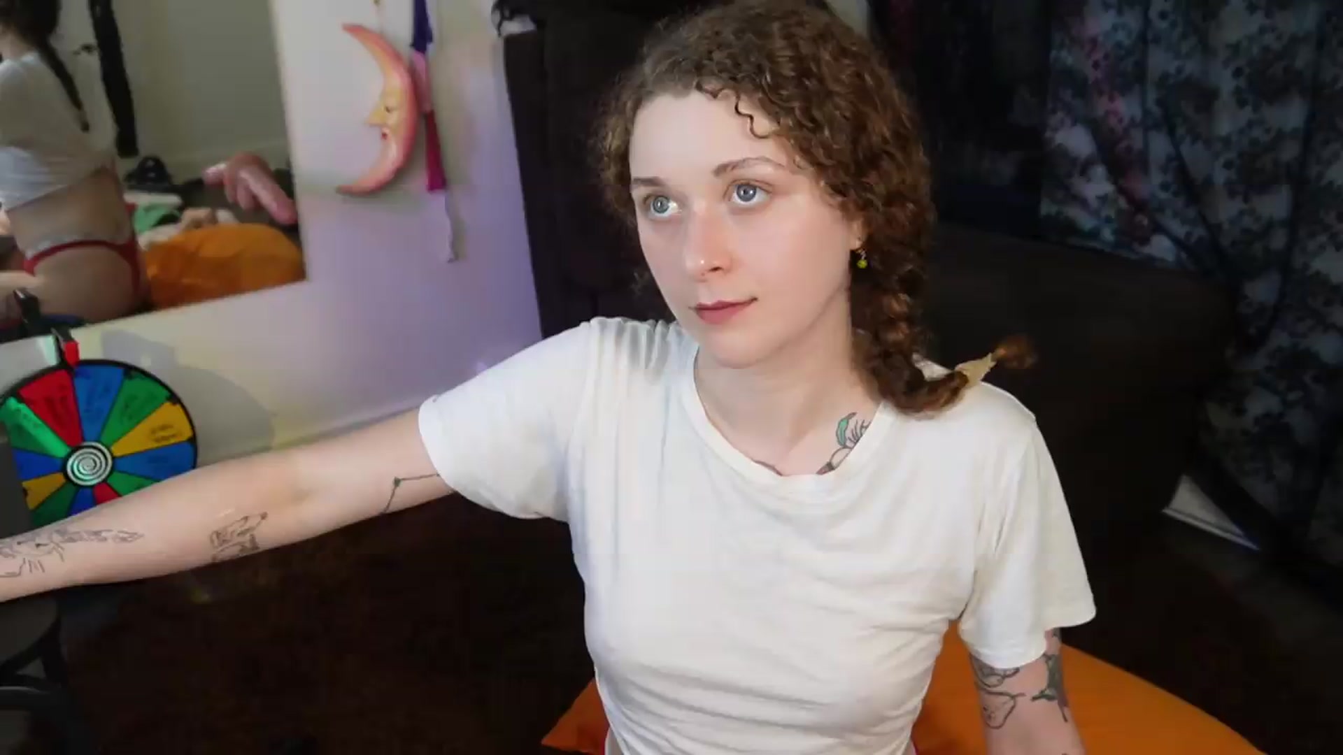 Gallery image thumbnail from peachyqueen's myfreecams stream on, 08/18/2026, 23:34 image 8 of 20
