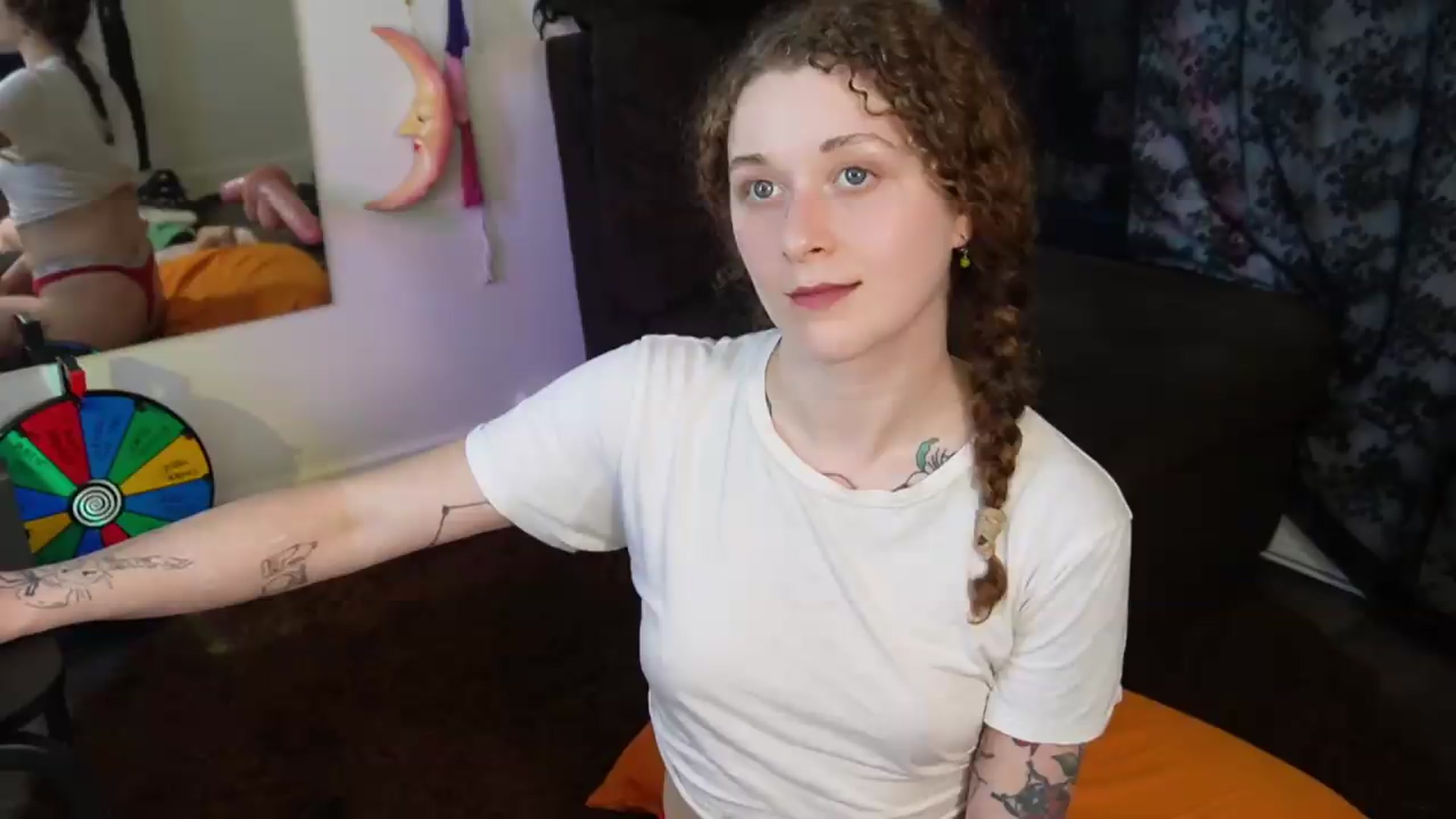 Gallery image thumbnail from peachyqueen's myfreecams stream on, 08/18/2026, 23:34 image 9 of 20