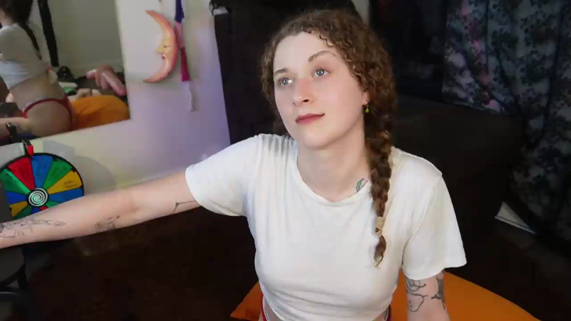 Gallery image thumbnail from peachyqueen's myfreecams stream on, 08/18/2026, 23:34 image 6 of 20