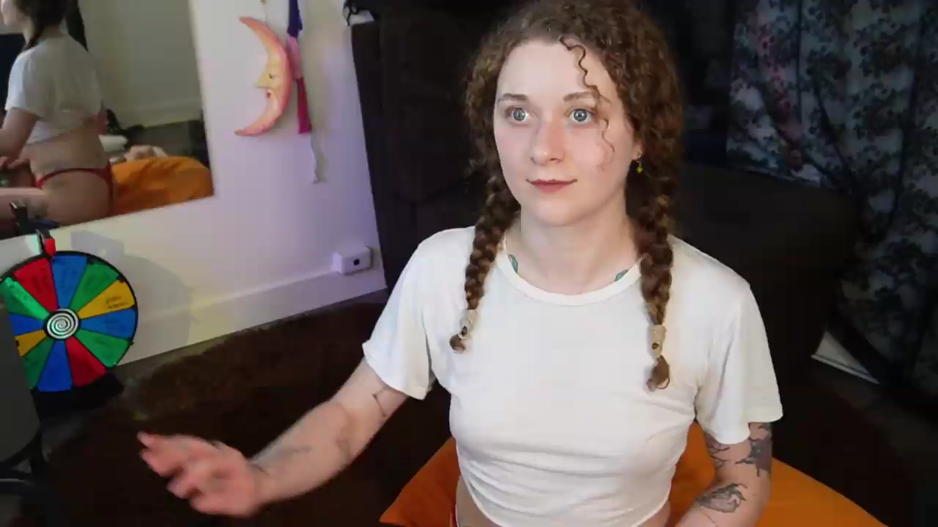 Gallery image thumbnail from peachyqueen's myfreecams stream on, 08/18/2026, 23:34 image 15 of 20