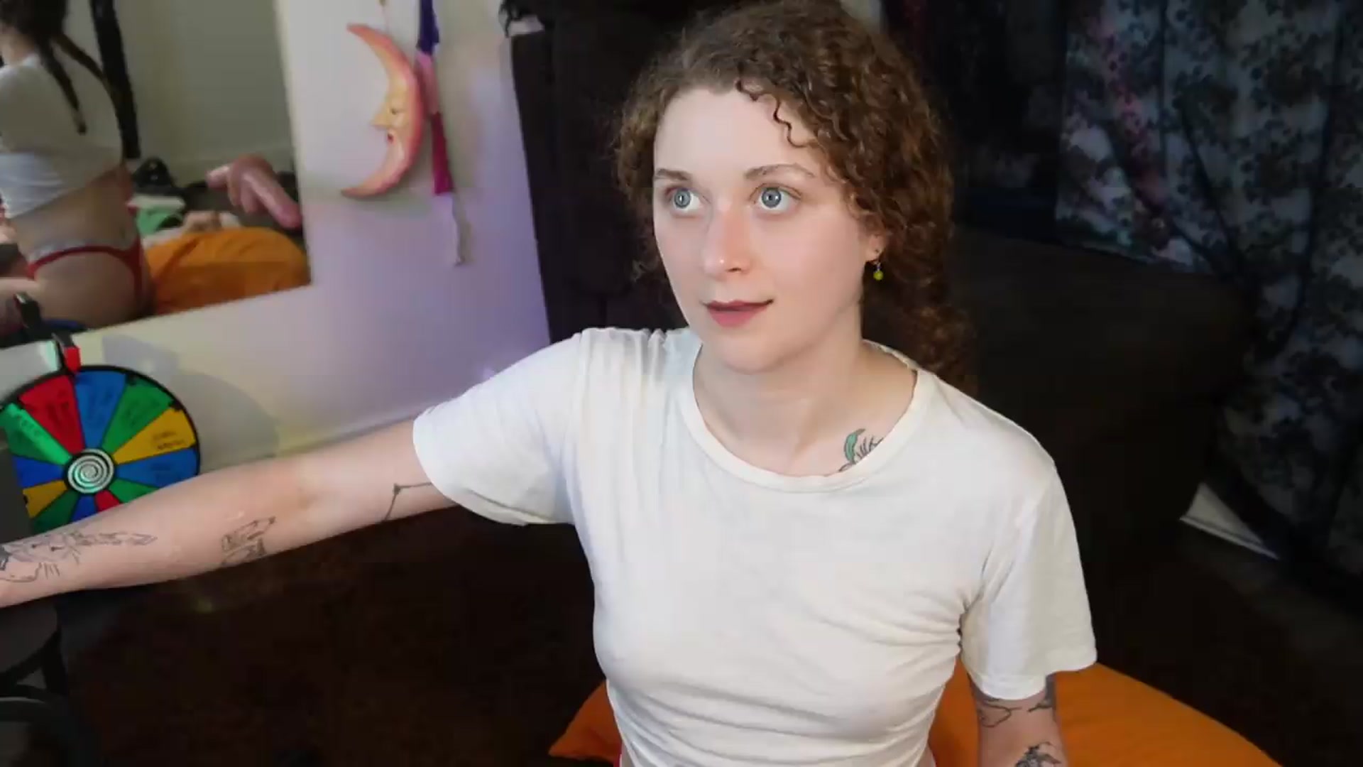Gallery image thumbnail from peachyqueen's myfreecams stream on, 08/18/2026, 23:34 image 12 of 20