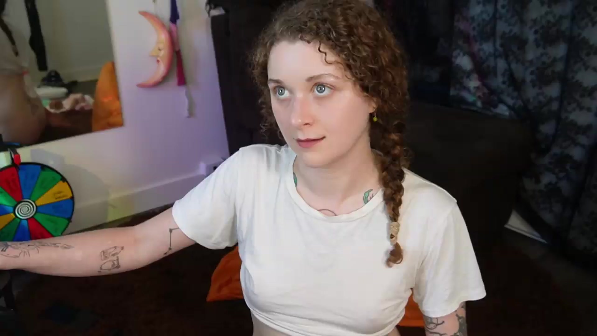 Gallery image thumbnail from peachyqueen's myfreecams stream on, 08/19/2026, 24:00 image 3 of 20