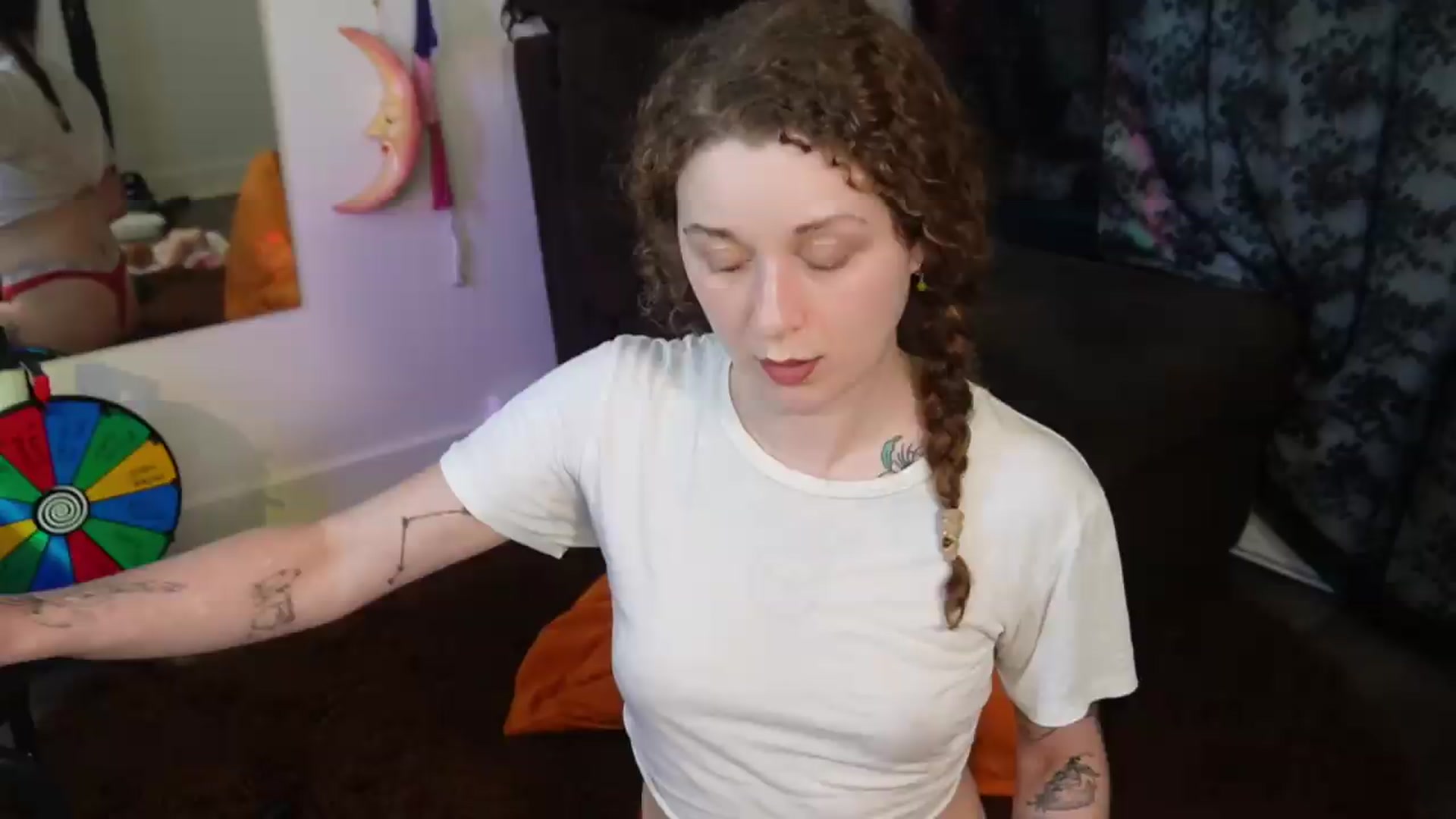 Gallery image thumbnail from peachyqueen's myfreecams stream on, 08/19/2026, 24:00 image 17 of 20