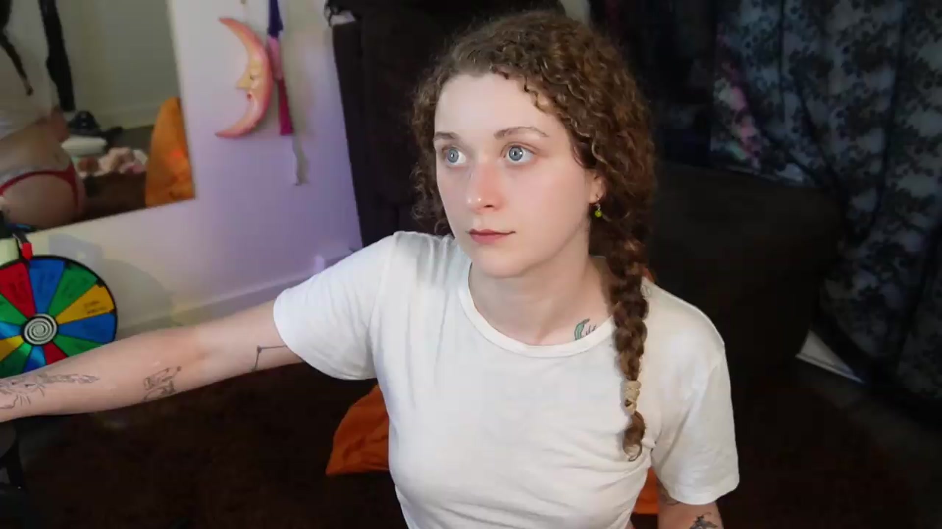 Gallery image thumbnail from peachyqueen's myfreecams stream on, 08/19/2026, 24:00 image 19 of 20