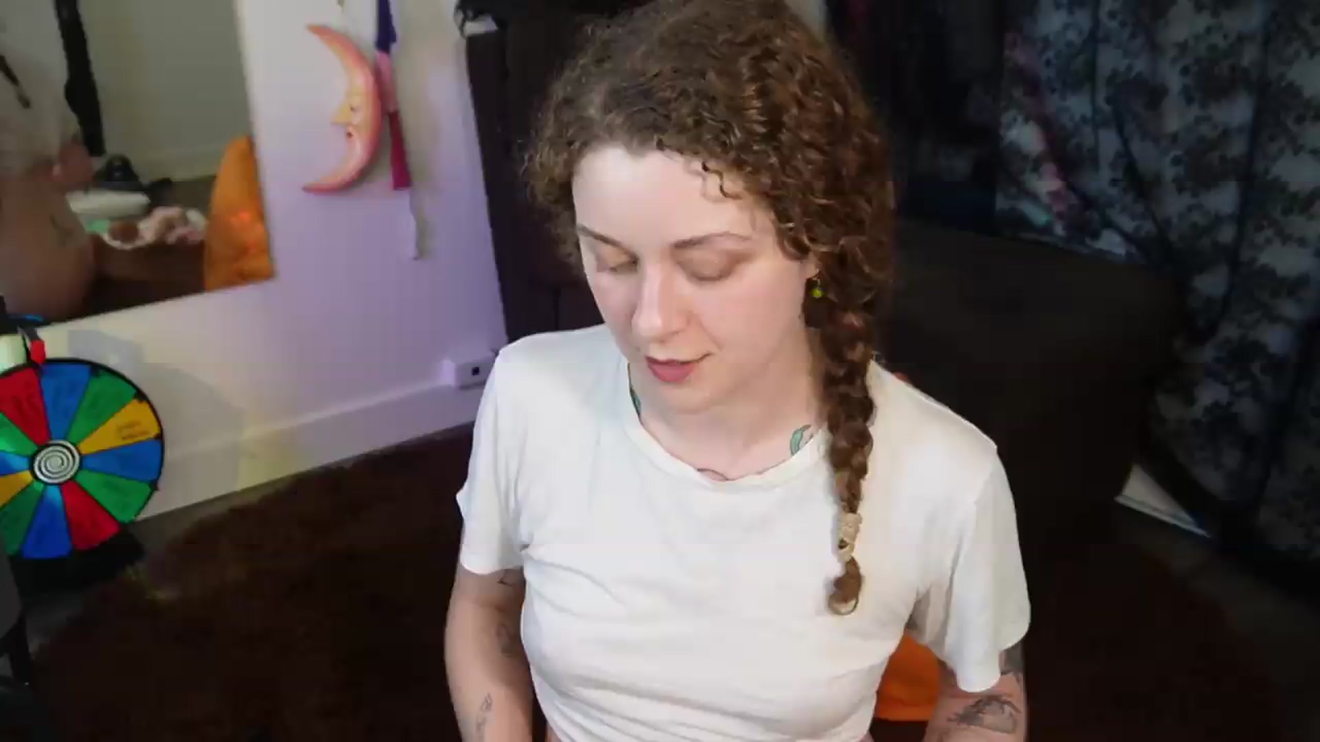 Gallery image thumbnail from peachyqueen's myfreecams stream on, 08/19/2026, 24:00 image 6 of 20