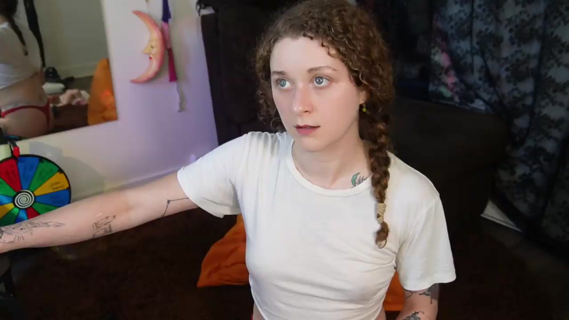 Gallery image thumbnail from peachyqueen's myfreecams stream on, 08/19/2026, 24:00 image 20 of 20
