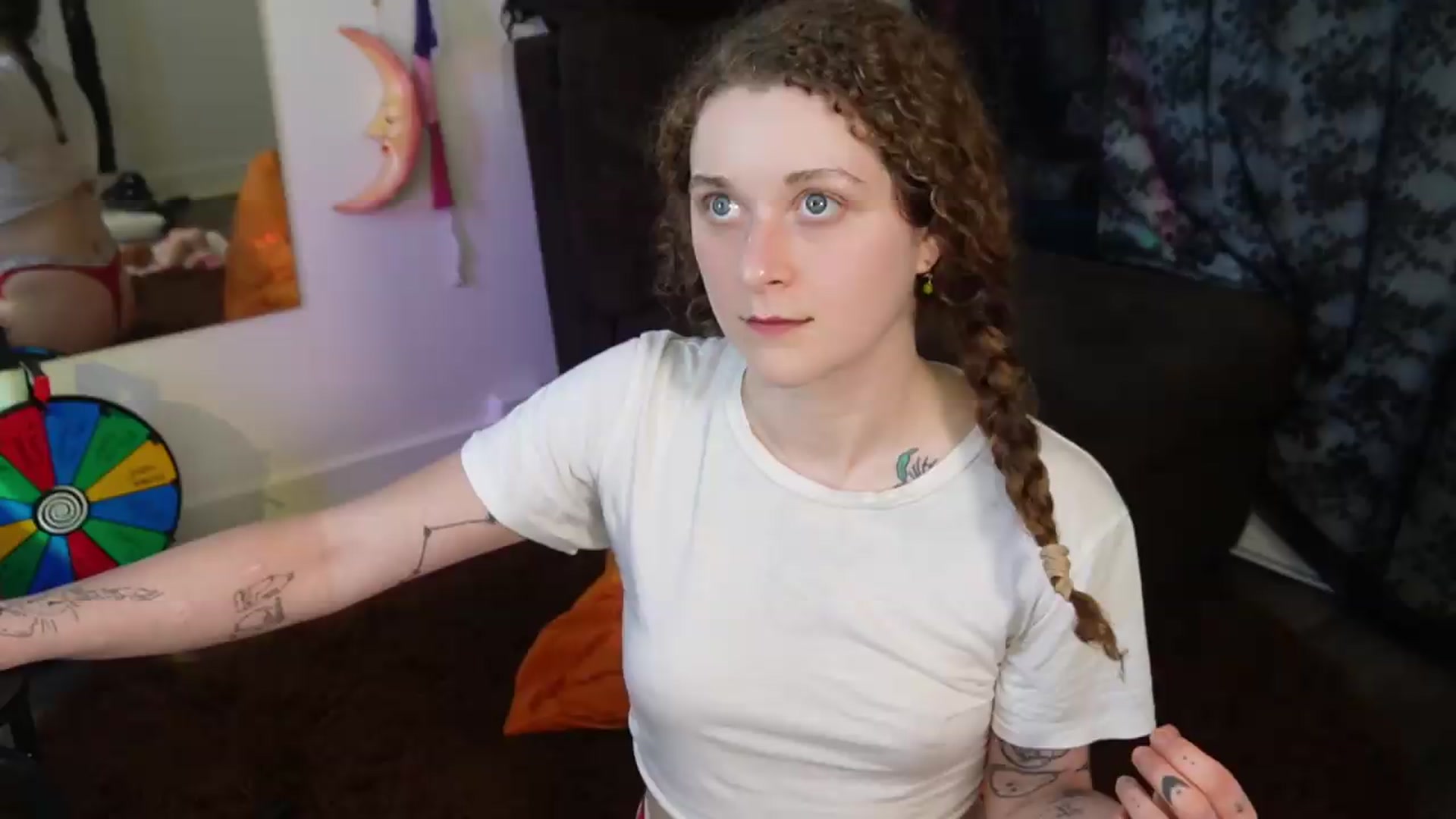 Gallery image thumbnail from peachyqueen's myfreecams stream on, 08/19/2026, 24:00 image 10 of 20