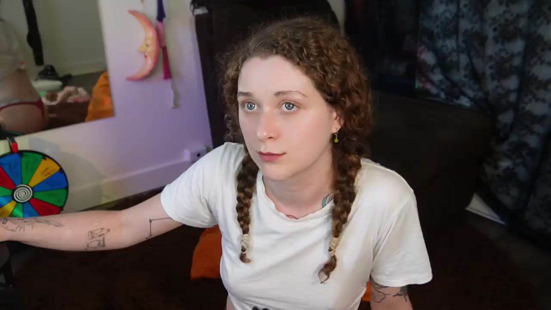 Gallery image thumbnail from peachyqueen's myfreecams stream on, 08/19/2026, 24:44 image 19 of 20