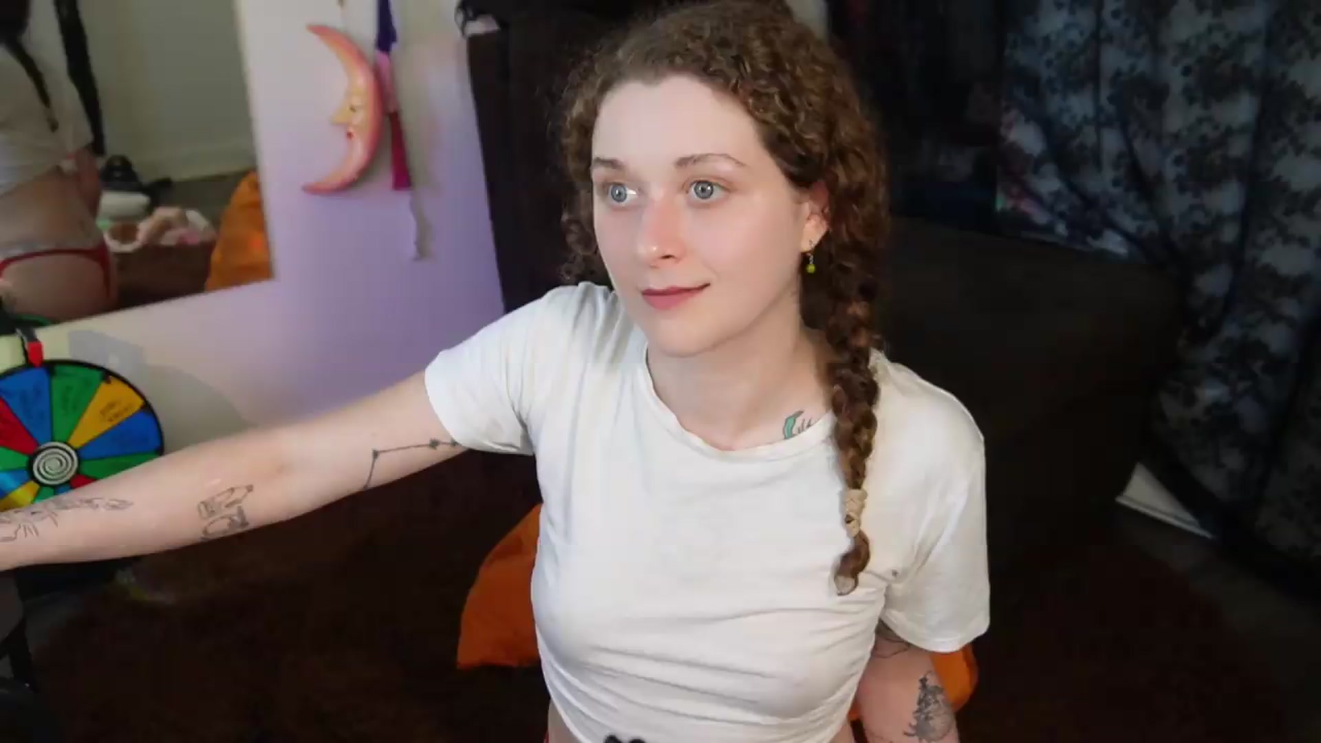 Gallery image thumbnail from peachyqueen's myfreecams stream on, 08/19/2026, 24:44 image 20 of 20