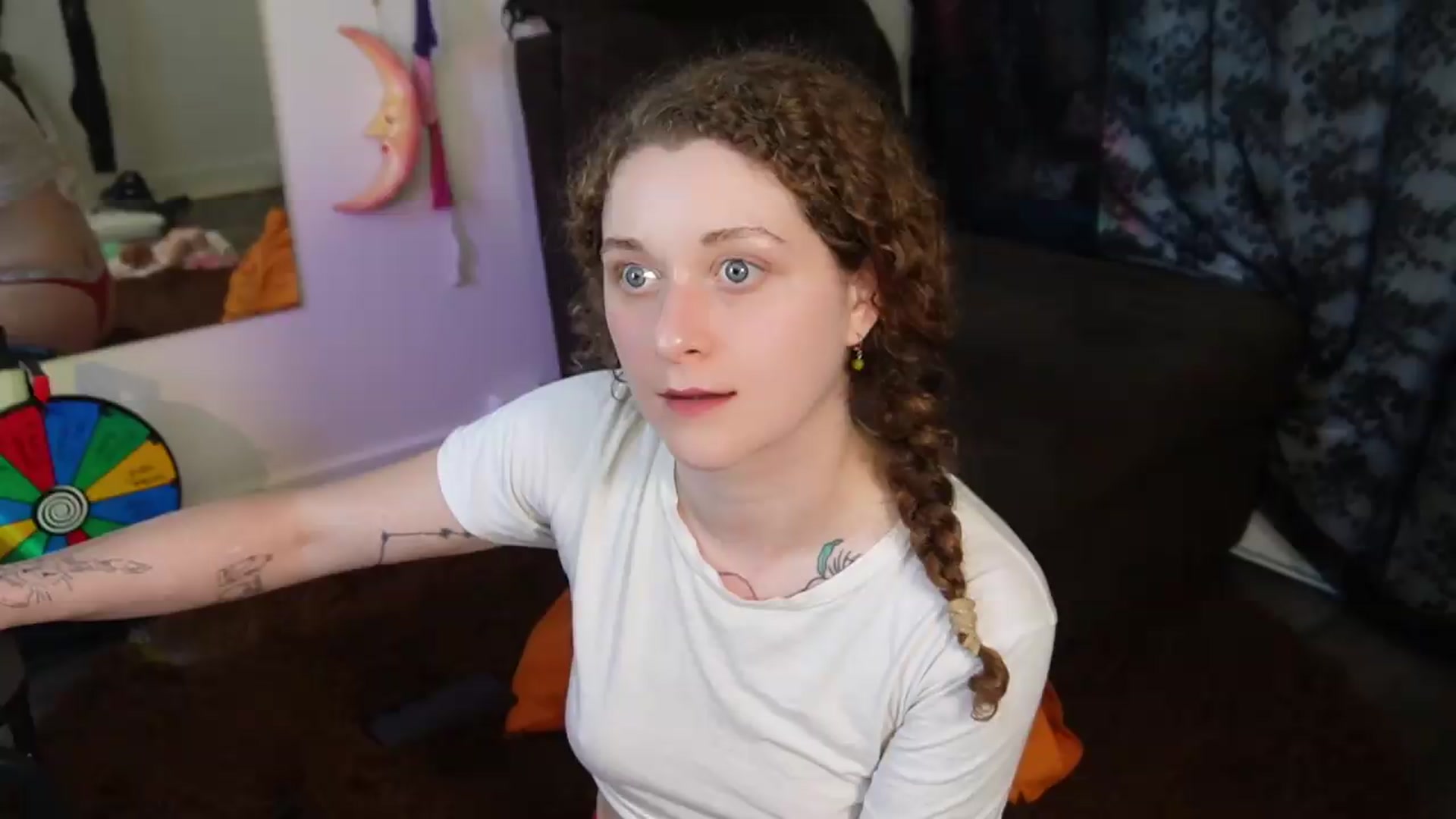 Gallery image thumbnail from peachyqueen's myfreecams stream on, 08/19/2026, 24:44 image 5 of 20
