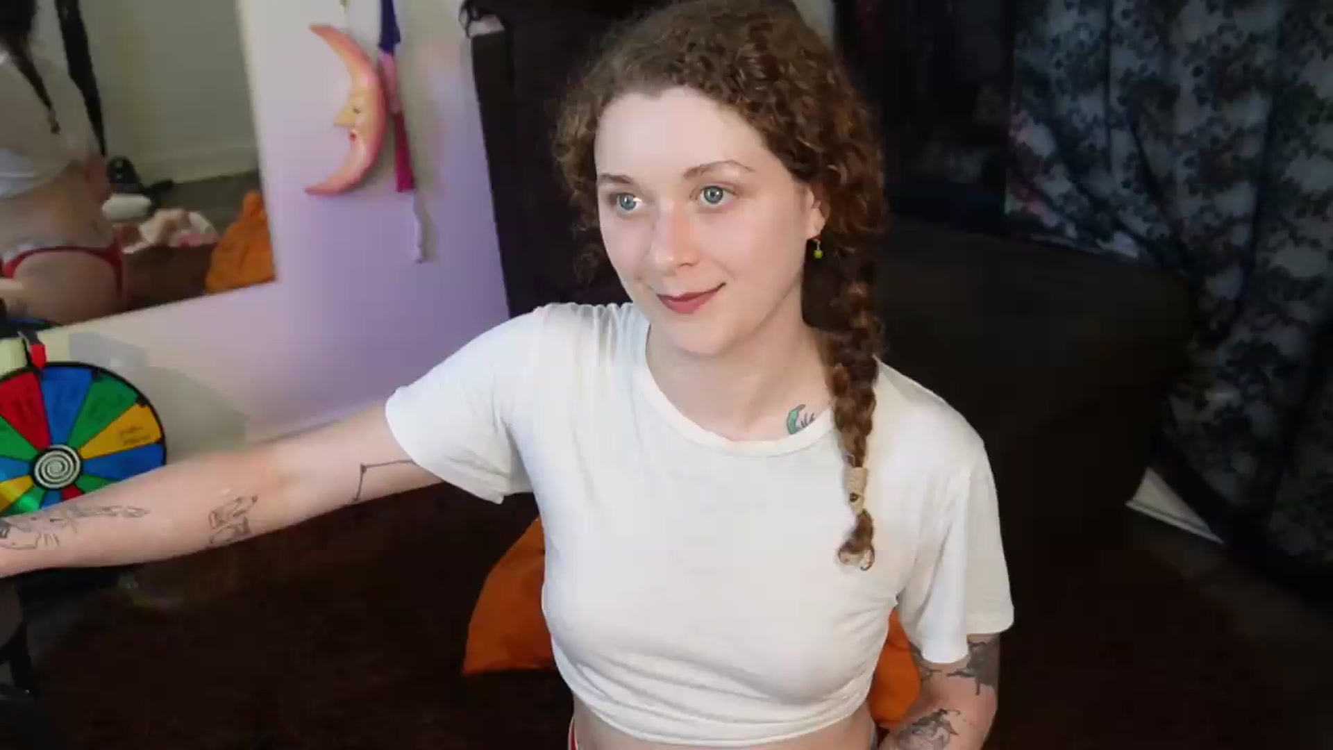 Gallery image thumbnail from peachyqueen's myfreecams stream on, 08/19/2026, 24:44 image 13 of 20
