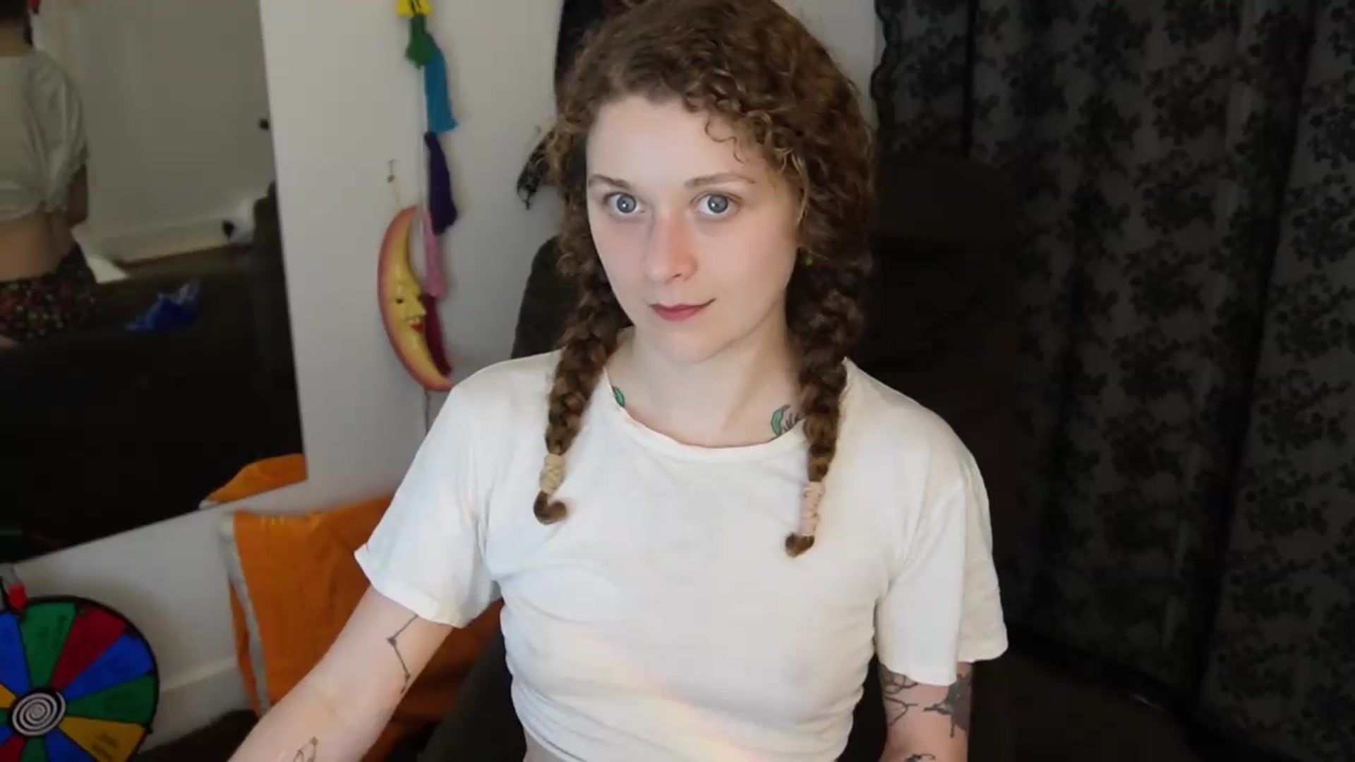 Gallery image thumbnail from peachyqueen's myfreecams stream on, 08/25/2026, 24:17 image 9 of 20
