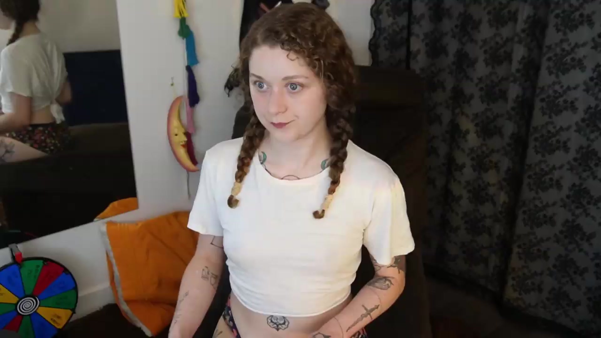 Gallery image thumbnail from peachyqueen's myfreecams stream on, 08/25/2026, 24:17 image 2 of 20