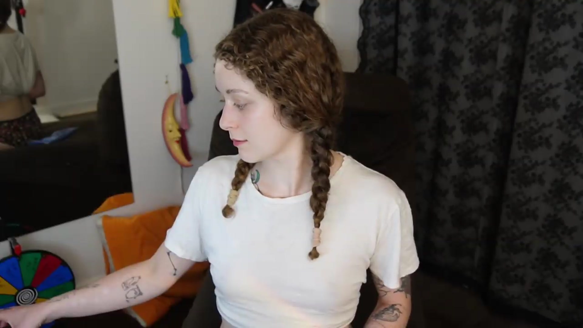 Gallery image thumbnail from peachyqueen's myfreecams stream on, 08/25/2026, 24:17 image 4 of 20